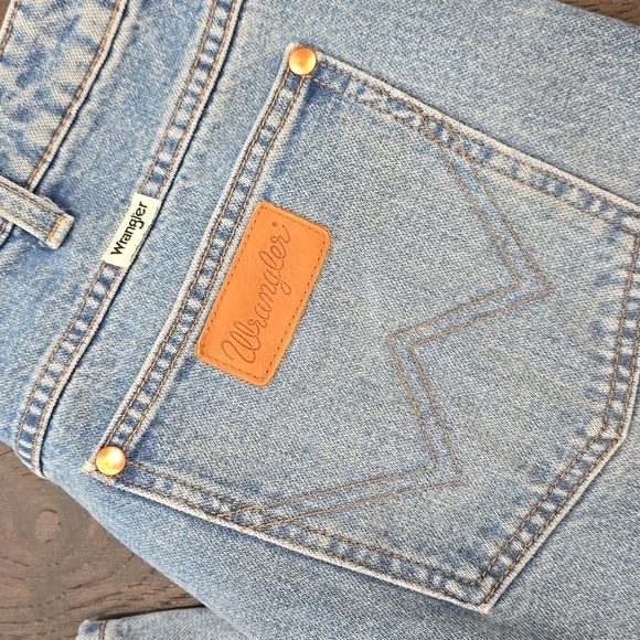 Wrangler Westward High Rise Bootcut - Picture 2 of 11